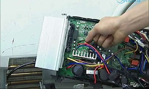 河津美的空调电话是多少